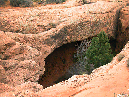 Black Cave Arch, South Devils Garden, Arches National Park, Utah