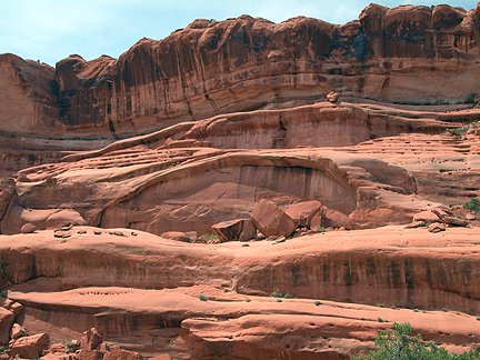 Cliffside Strip Arch, Upper Courthouse Wash, Arches National Park, Utah