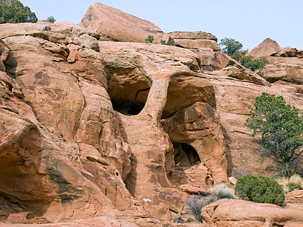 Bonus Triple Arch, Cache Valley near Moab, Utah