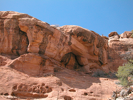 Light Beam Arch, Dry Fork Bull Canyon near Moab, Utah