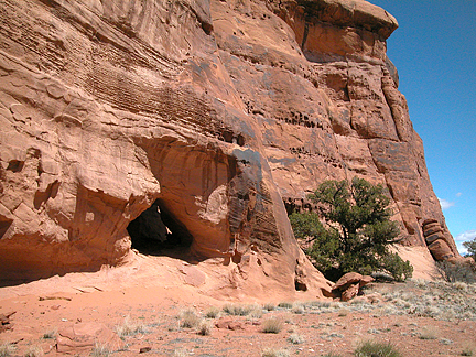 Passageway Arch, Dry Fork Bull Canyon near Moab, Utah