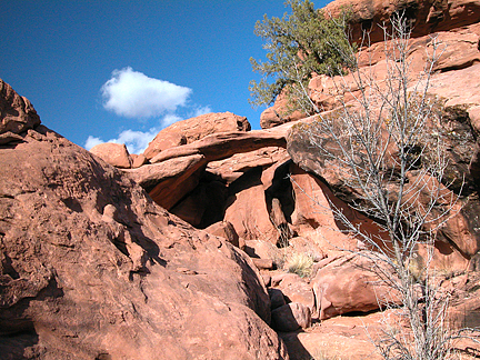 Snag Arch, Bull Canyon near Moab, Utah