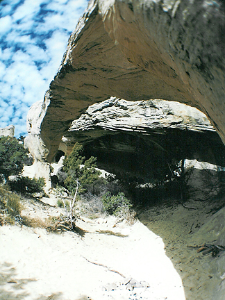 Moonshine Arch, Steinaker Draw, Uintah County, Utah